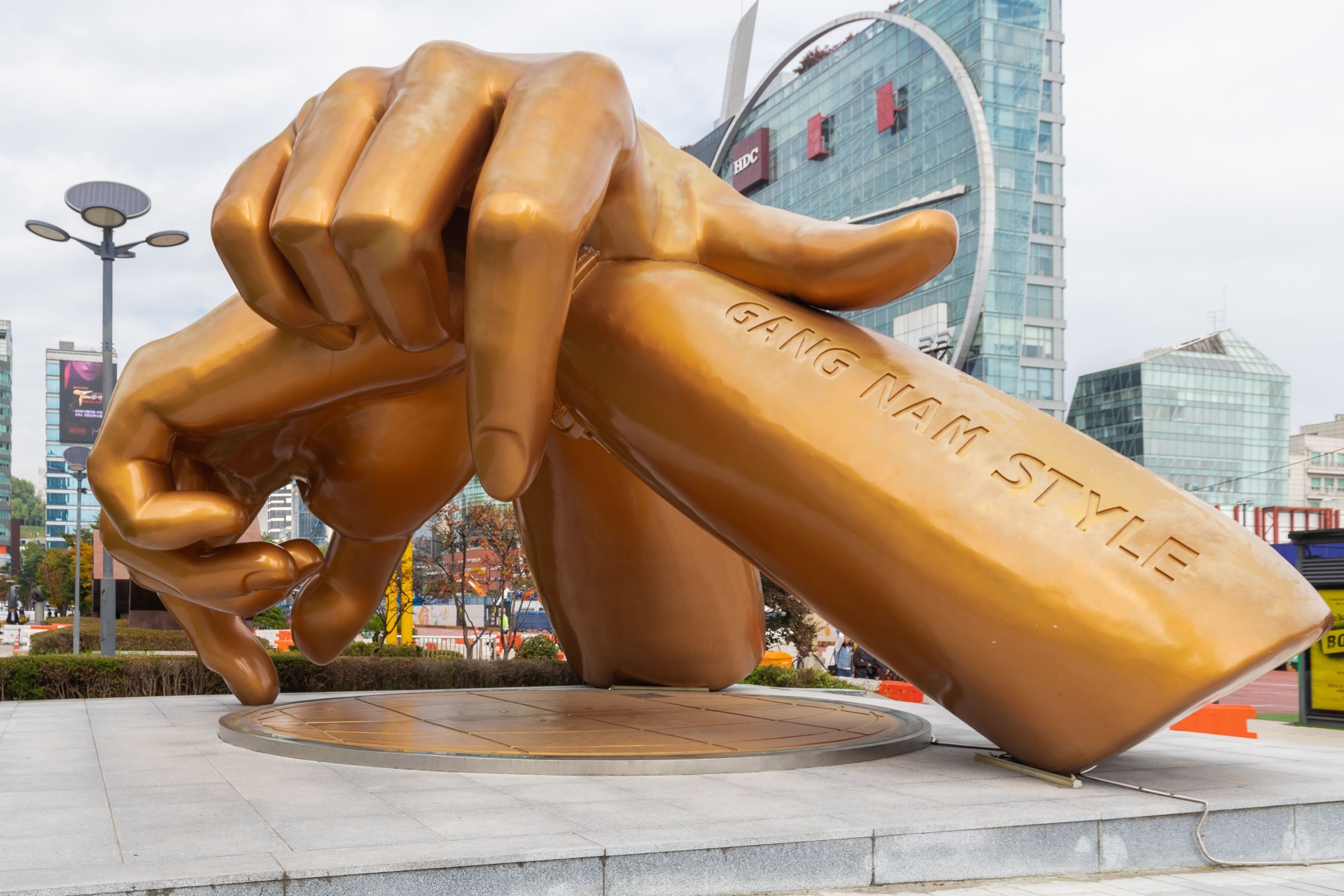 Statue Gangnam Style
